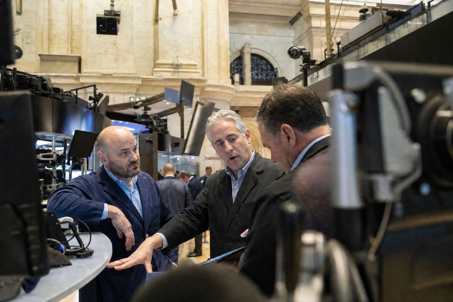 Small Caps Gain 1.2% as Turnover Signals Broader Risk Bid Small Caps Gain 1.2% as Turnover Signals Broader Risk Bid