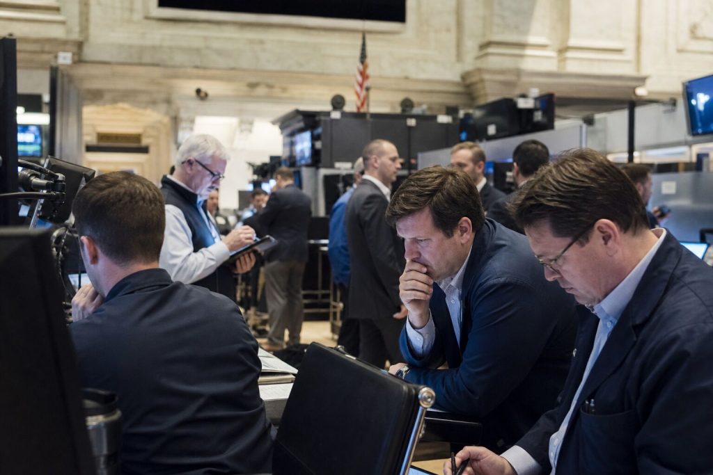 Small Caps Hold 1% Gain as Tech Rally Fades
