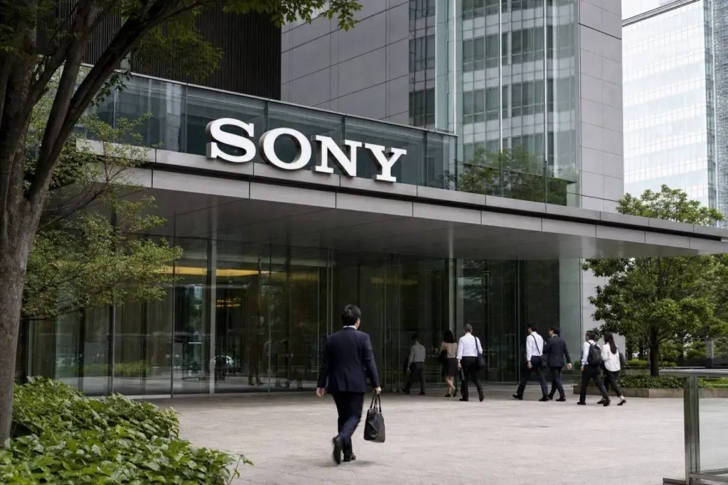 Sony Shares Gain 1.3% While Digital Game Case Tests ¥485 Billion Sales Pool