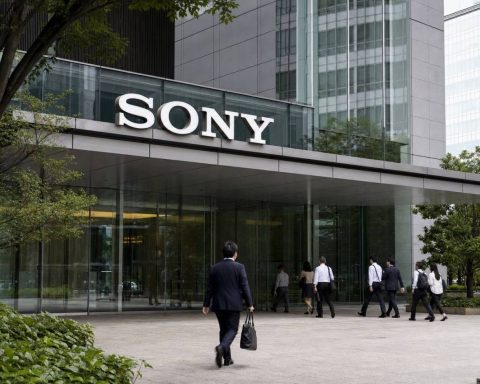 Sony Shares Gain 1.3% While Digital Game Case Tests ¥485 Billion Sales Pool