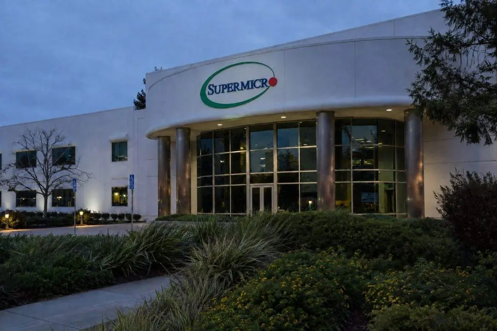 Super Micro Shares Dip 1.8% Amid $6.8 Billion Cash Outflow, Raising Questions on Growth Sustainability Super Micro Shares Dip 1.8% Amid $6.8 Billion Cash Outflow, Raising Questions on Growth Sustainability