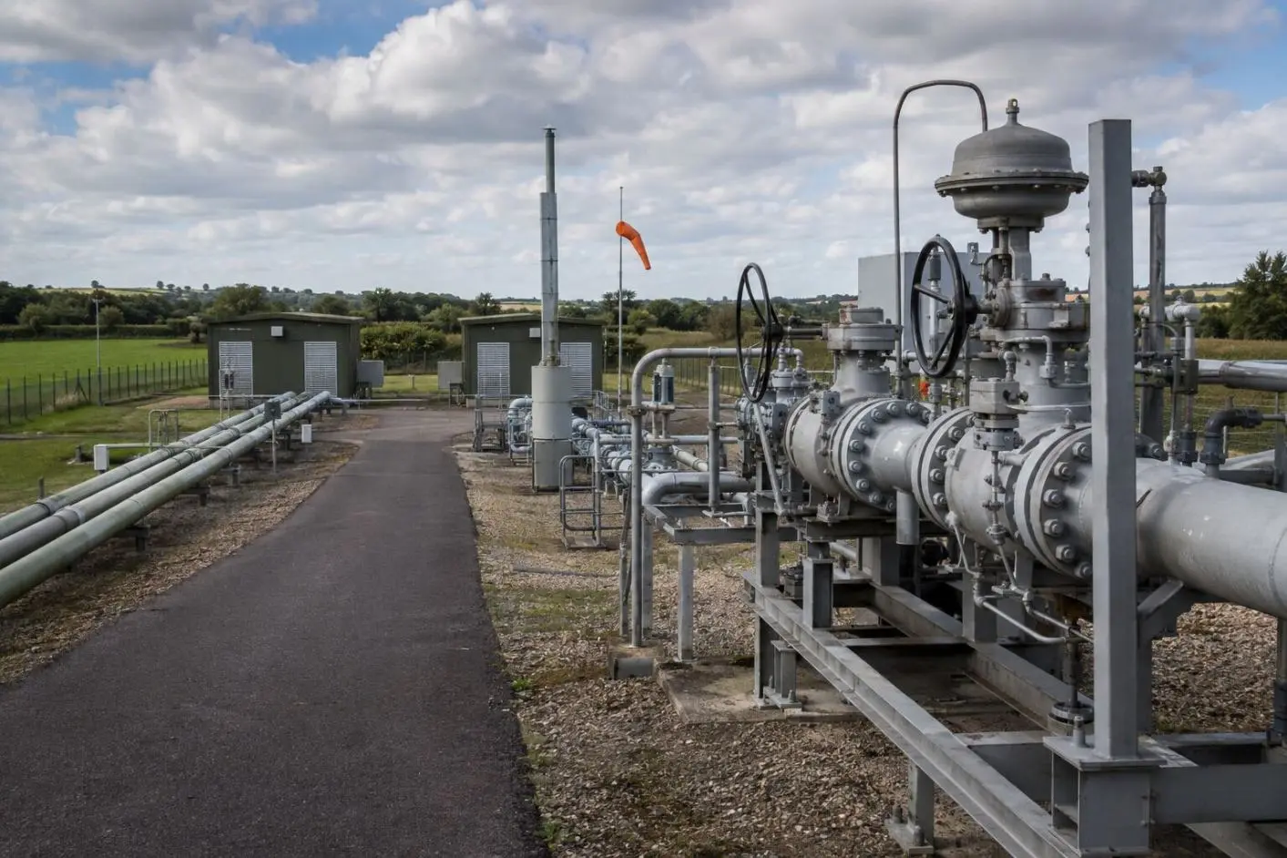 UK Gas Prices Drop 2.1% Short-Term; Winter 2027 Contract Climbs 2.5% UK Gas Prices Drop 2.1% Short-Term; Winter 2027 Contract Climbs 2.5%