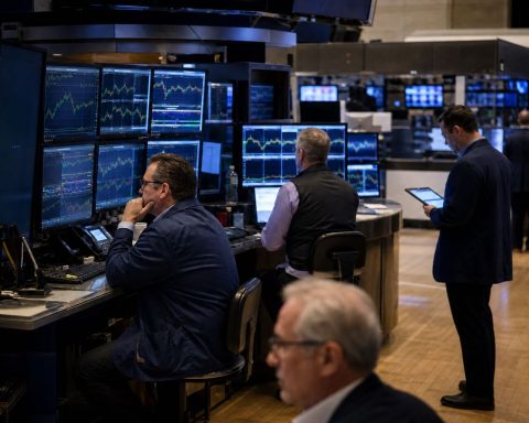 Dell Rises 6.5% as Futures Hold Steady; MongoDB Drops 13.7%