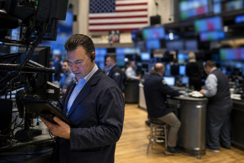 S&P Futures Rise as Oil Drops Under $90 Ahead of ADP Report S&P Futures Rise as Oil Drops Under $90 Ahead of ADP Report