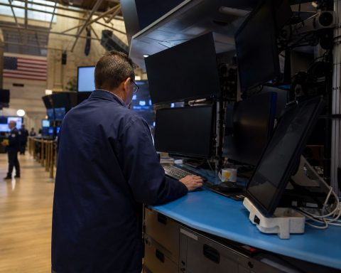 Wall Street Ends Three-Day Slide with Small Caps Outperforming S&P 500
