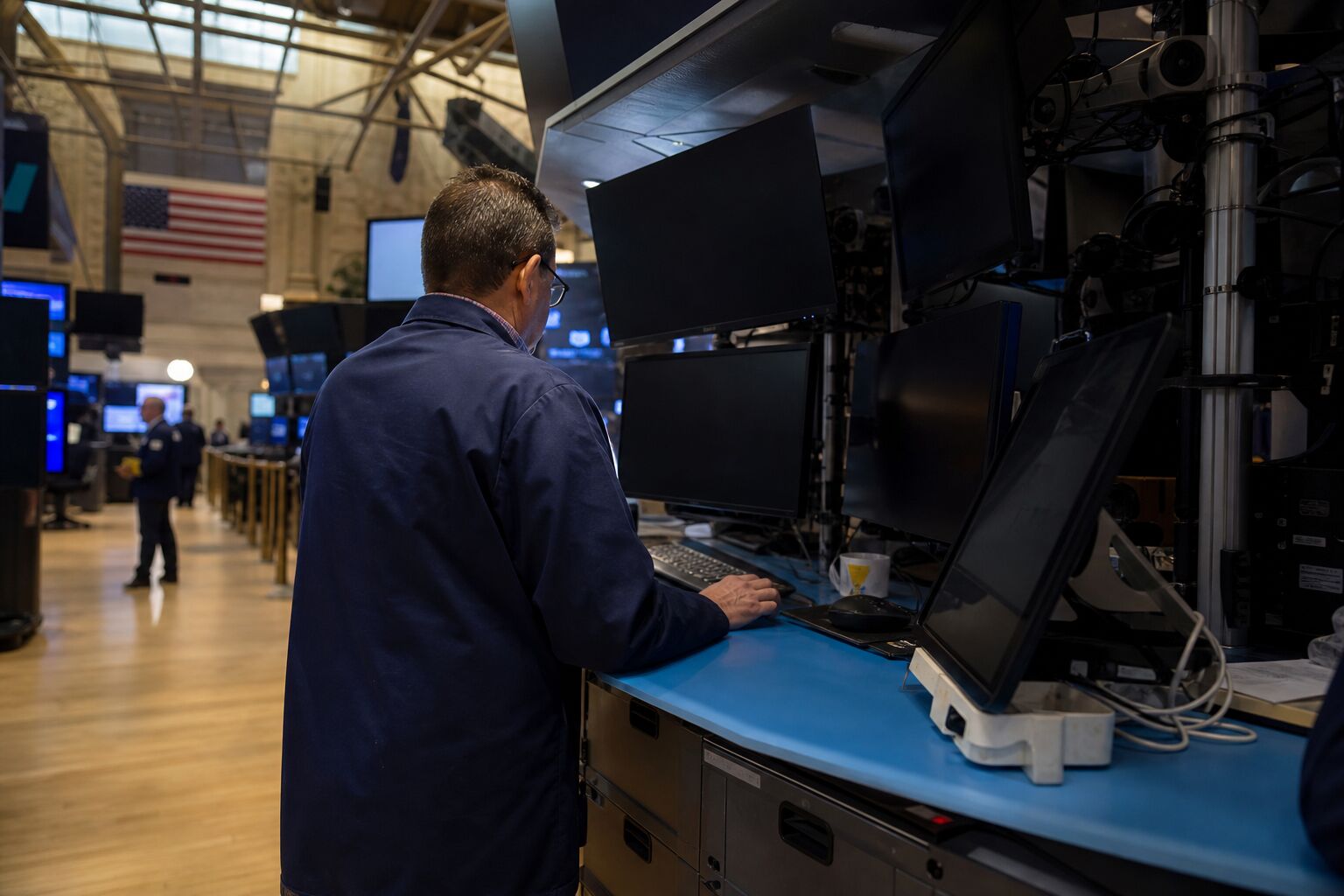Wall Street Ends Three-Day Slide with Small Caps Outperforming S&P 500 Wall Street Ends Three-Day Slide with Small Caps Outperforming S&P 500