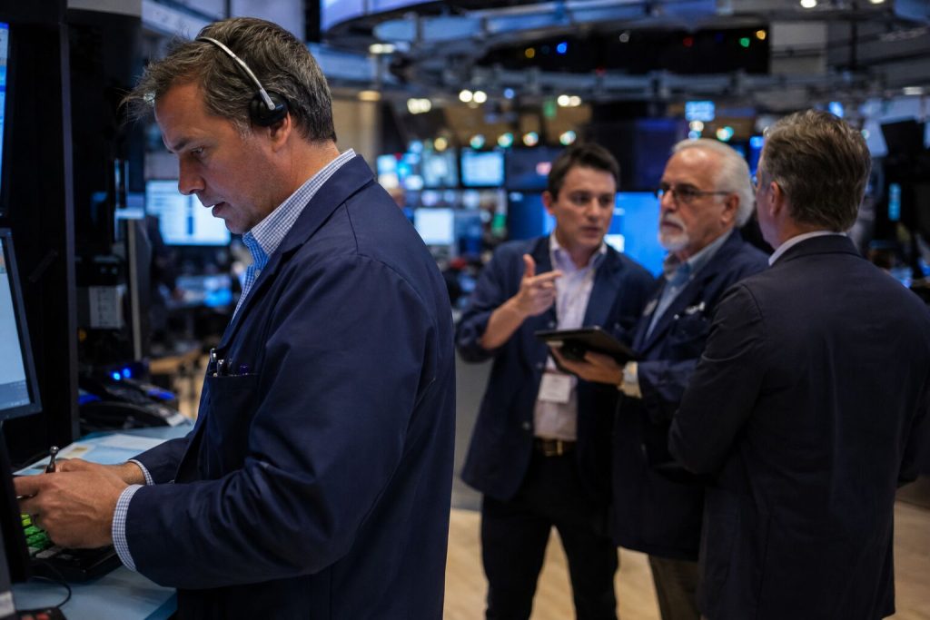 Nasdaq Rises 1.4% as Lower Yields Counteract $91 Oil Pressure Nasdaq Rises 1.4% as Lower Yields Counteract $91 Oil Pressure
