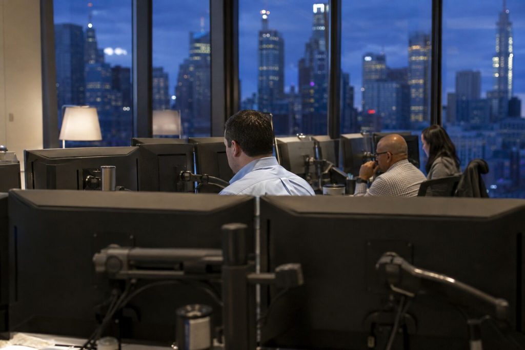 Nasdaq Trails Dow as U.S. Oil Tops $92 a Barrel Nasdaq Trails Dow as U.S. Oil Tops $92 a Barrel
