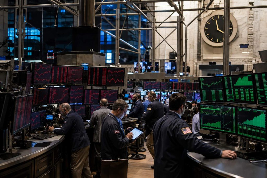 S&P 500 Falls 0.4% After 162,000 Jobs; Chip Stocks Defy Rate Scare